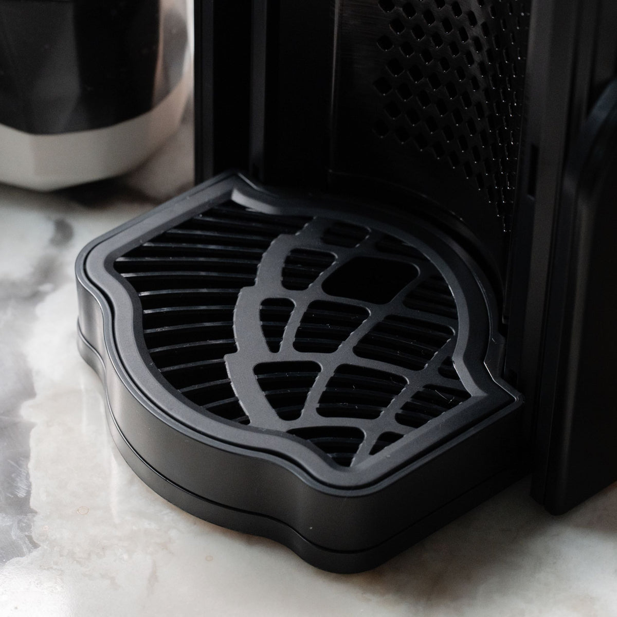 Line1 Espresso and Coffee Machine: Satin Black & Grain