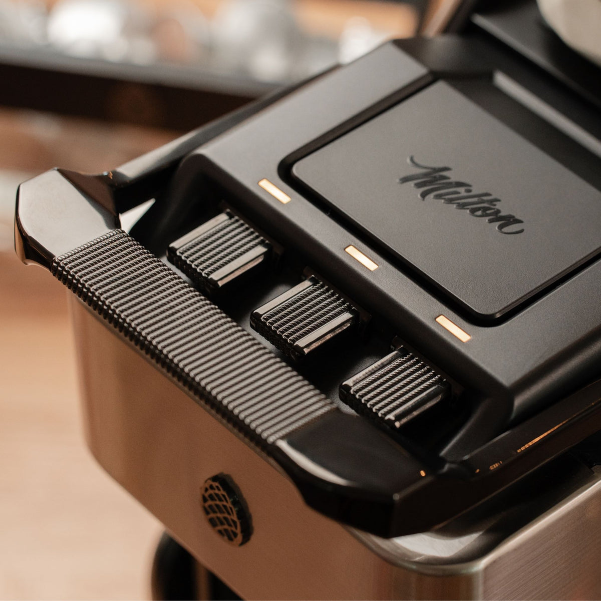 Line1 Espresso and Coffee Machine: Brushed Silver & Saddle